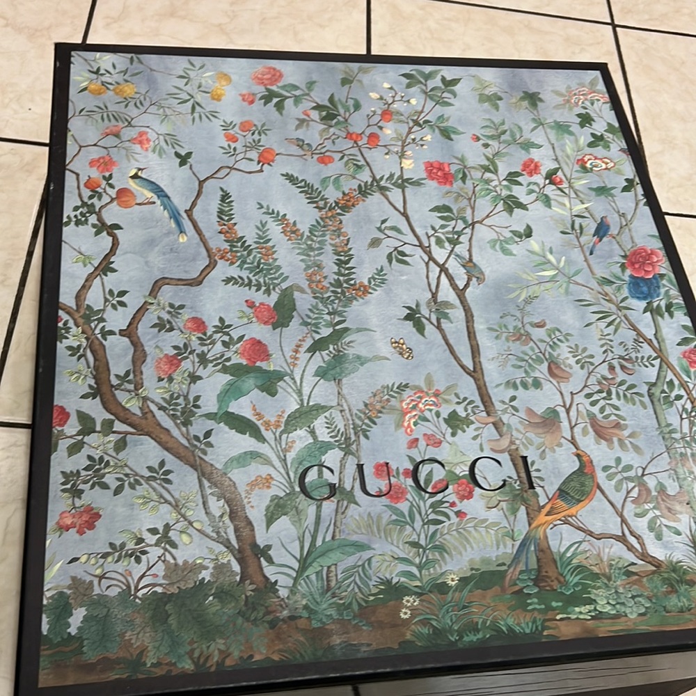 Gucci Tote bag 💼 Use for photo shoots no damage, it’s like new - Picture 12 of 13